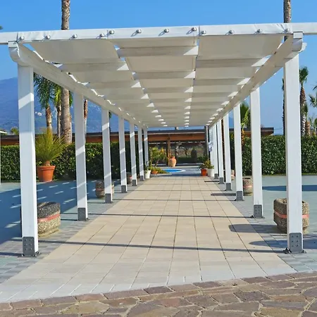 Hotel & Perla 3*