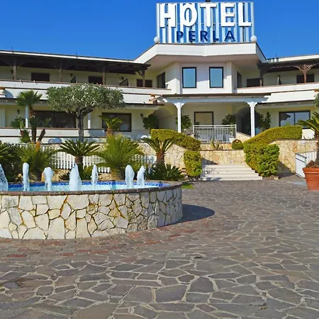 & Perla Hotel 3*