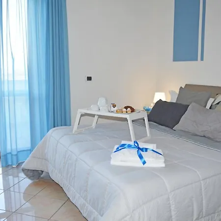 & Perla Hotel 3*