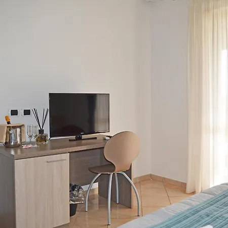 Hotel & Perla