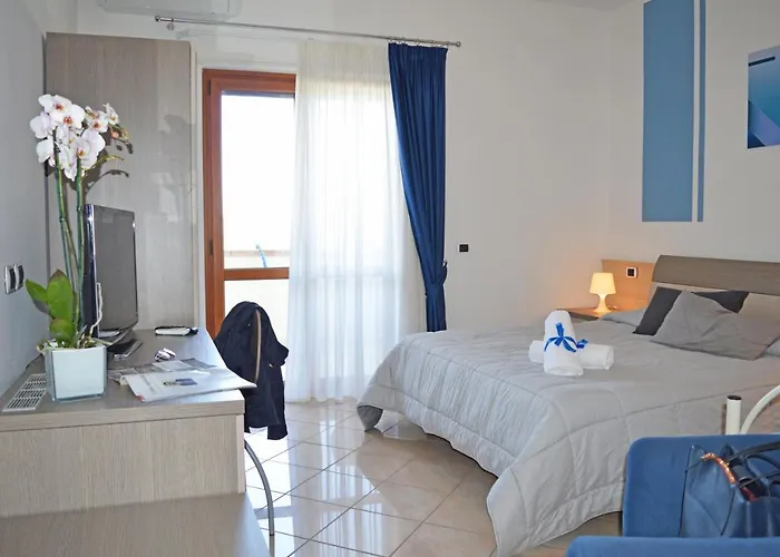 Ξενοδοχείο & Perla