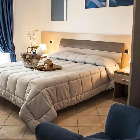 Perla Hotel & Garden ホテル