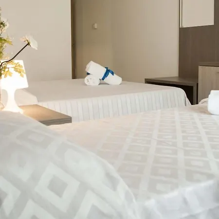 Perla Hotel & Garden 3* カプチオ・パエストゥム