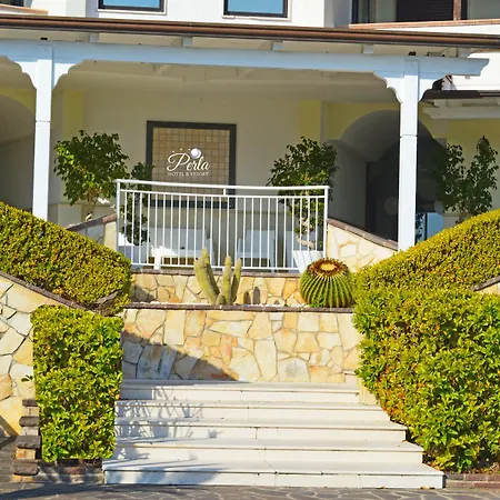 Perla Hotel & Garden ホテル 3*