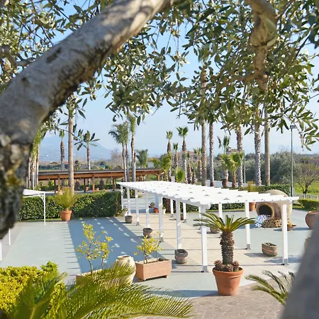 Perla Hotel & Garden ホテル カプチオ・パエストゥム