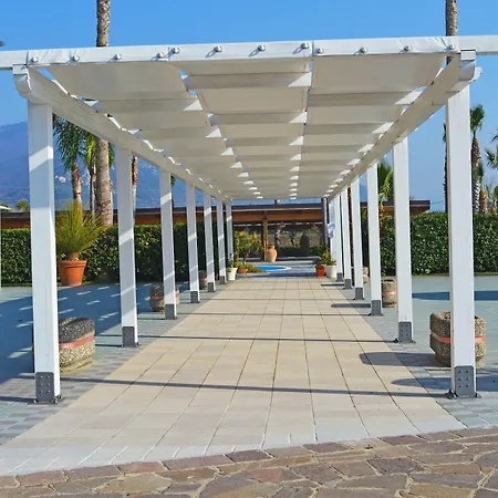 Perla Hotel & Garden ホテル