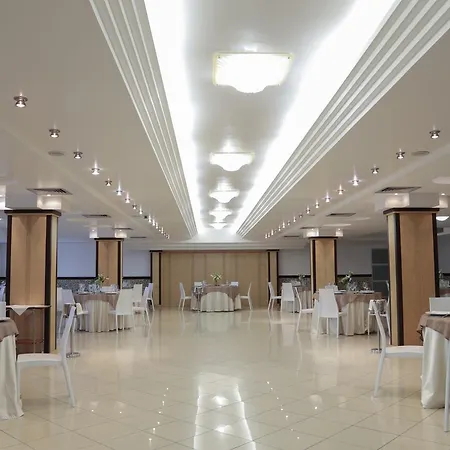 Perla Hotel & Garden ホテル