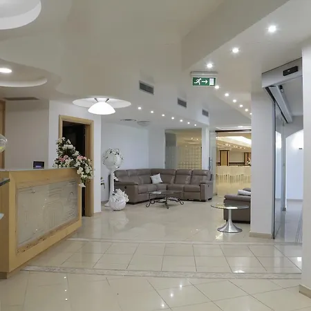 Perla Hotel & Garden ホテル