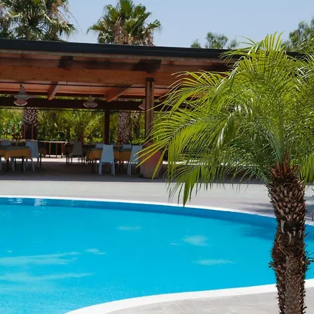 Perla Hotel & Garden ホテル カプチオ・パエストゥム